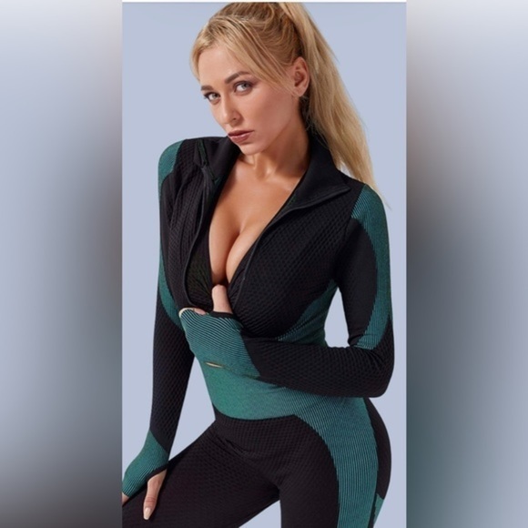 3-piece set: leggings, sports bra, & cropped zip jacket | Black & Forest Green - Picture 2 of 15